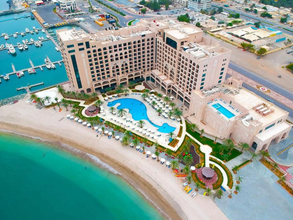 Al Bahar Hotel & Resort*