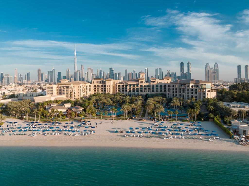 Four Seasons Resort Jumeirah.