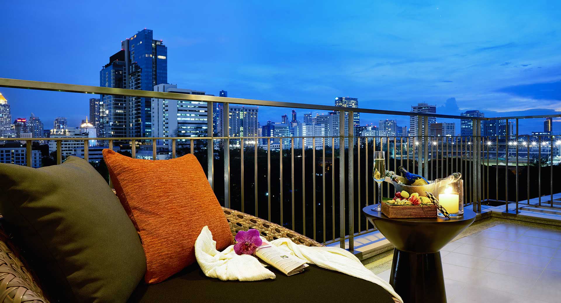 ANANTARA BAAN RAJPRASONG SERVISED SUITES