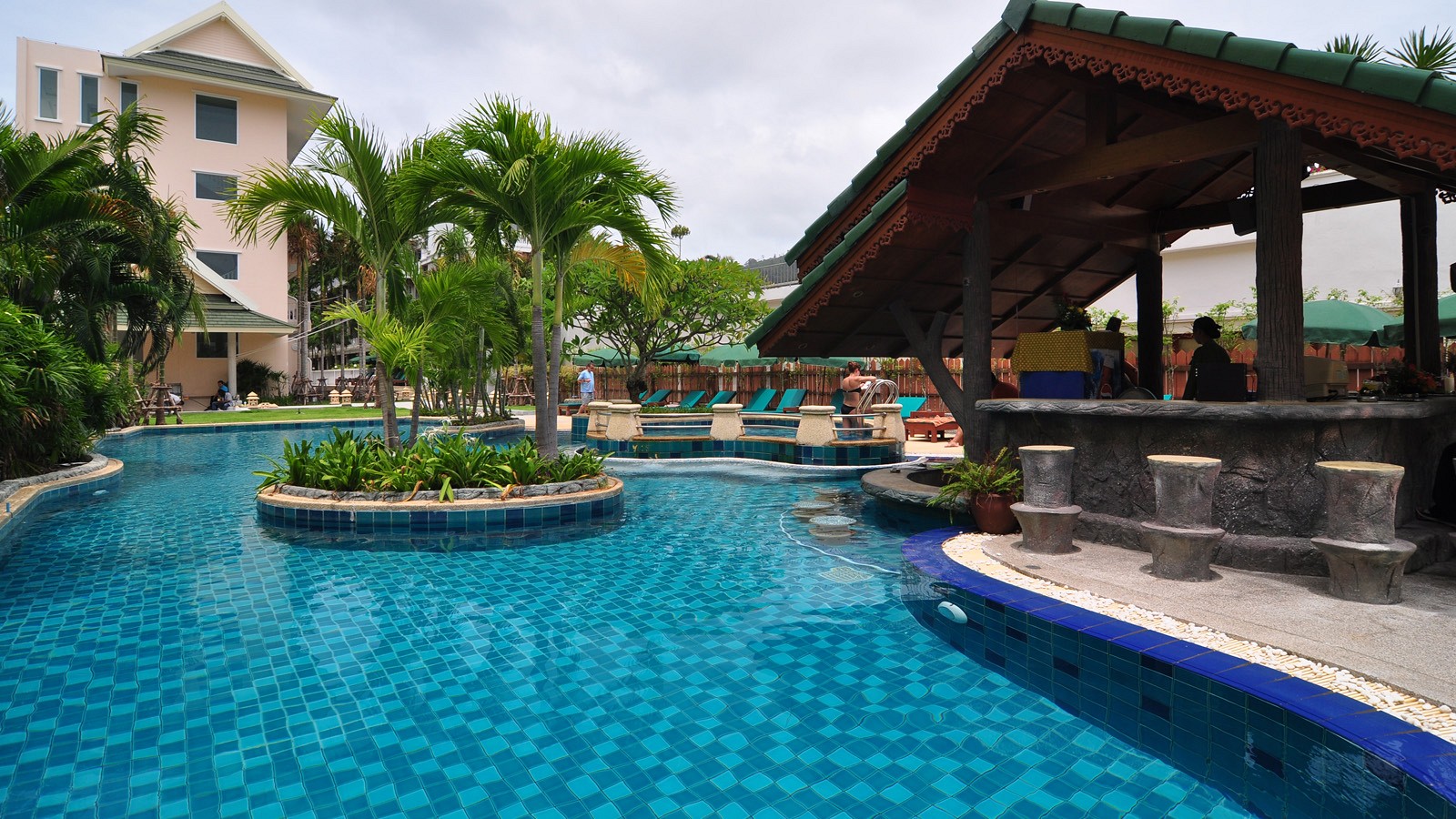 BAAN KARONBURI RESORT