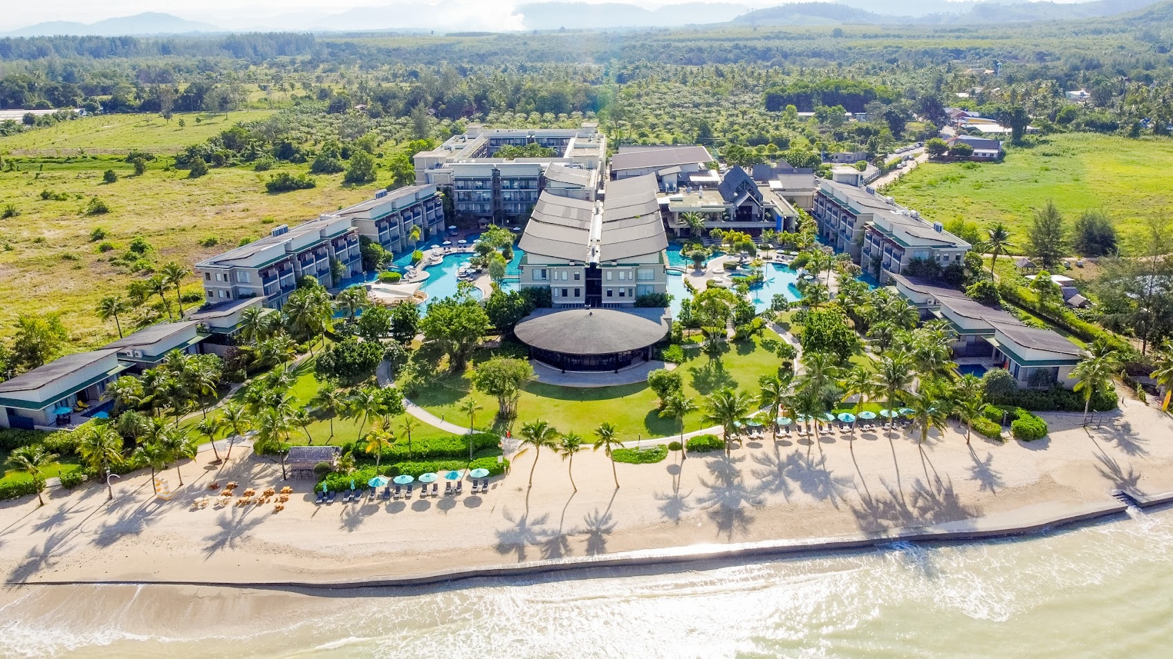 Le Meridien Khao Lak Resort & Spa