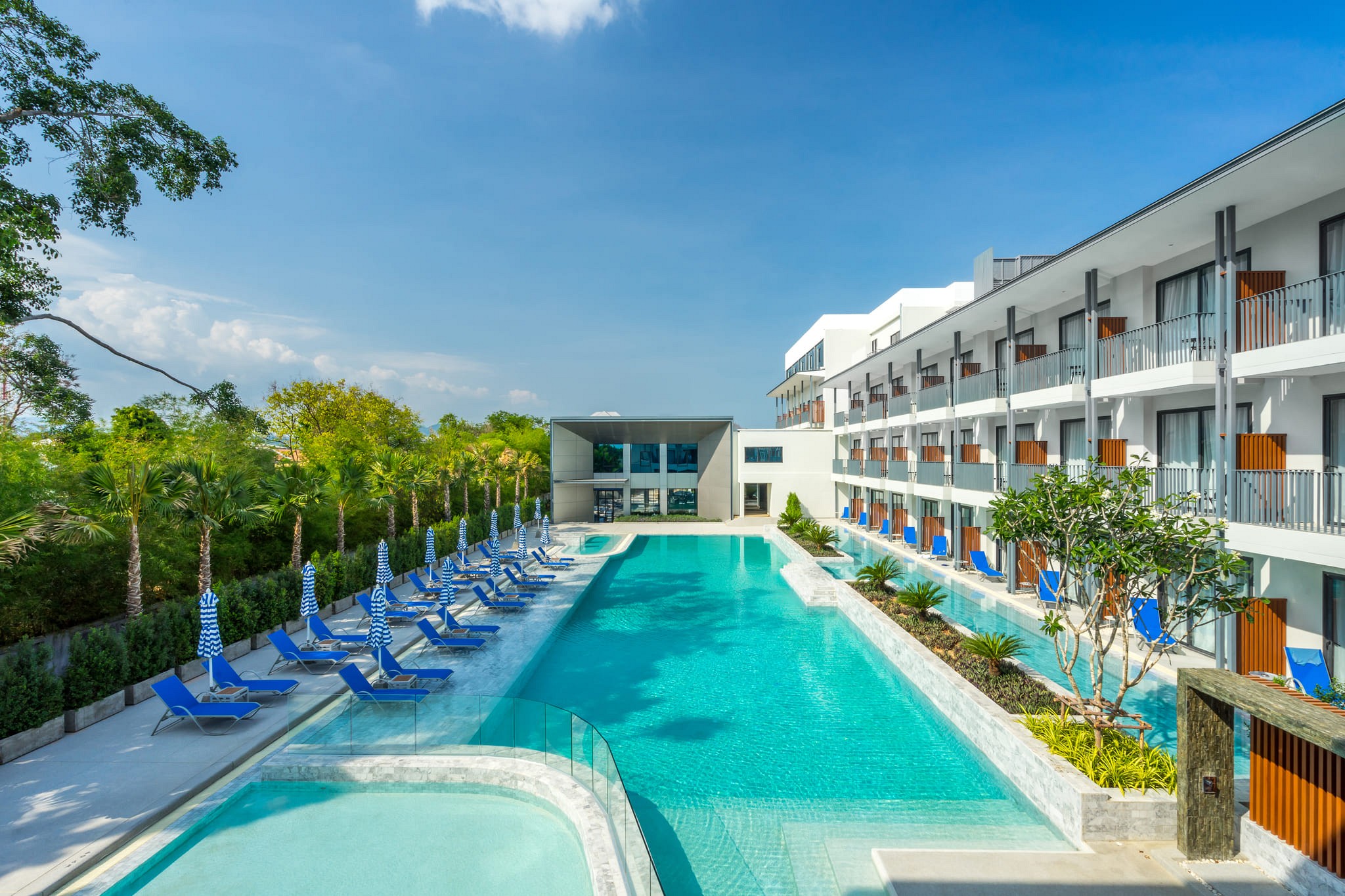 SEABED GRAND HOTEL PHUKET