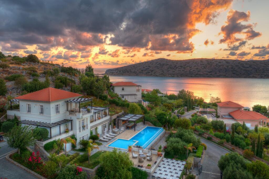 6 Bedroom Beautiful Home In Lasithi Crete